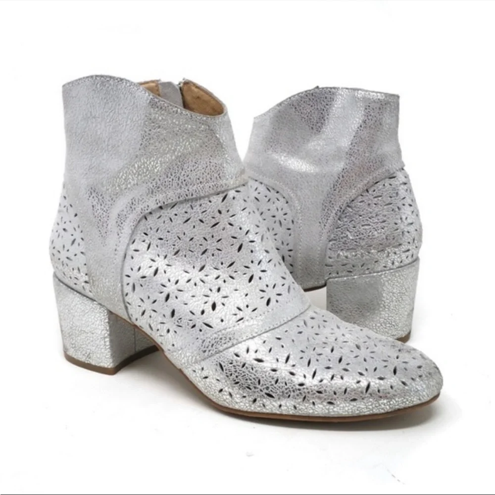 Anthropologie silent pearsy